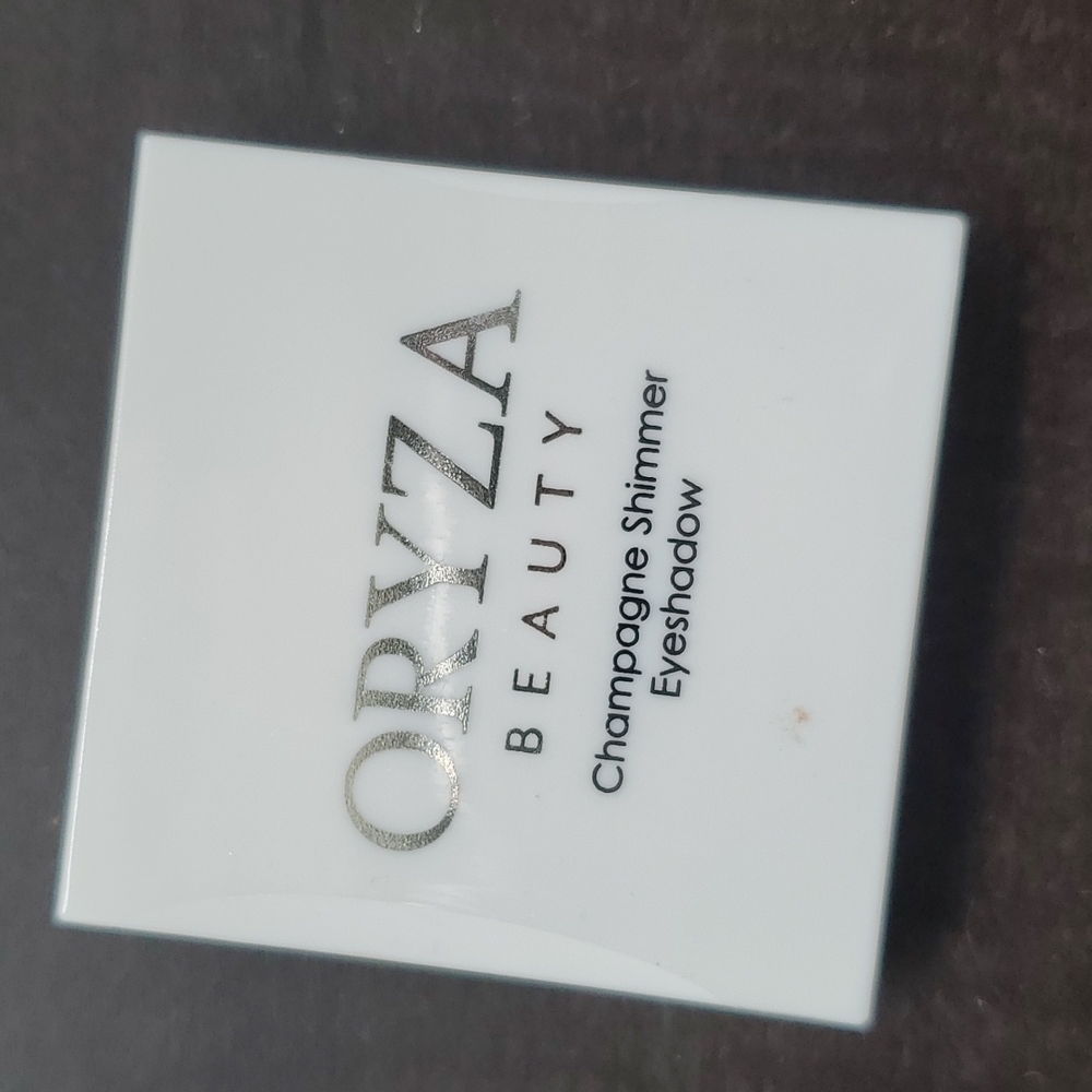 5/$25 🆕️ORYZA Beauty Champagne Shimmer Eyeshadow - Picture 5 of 7